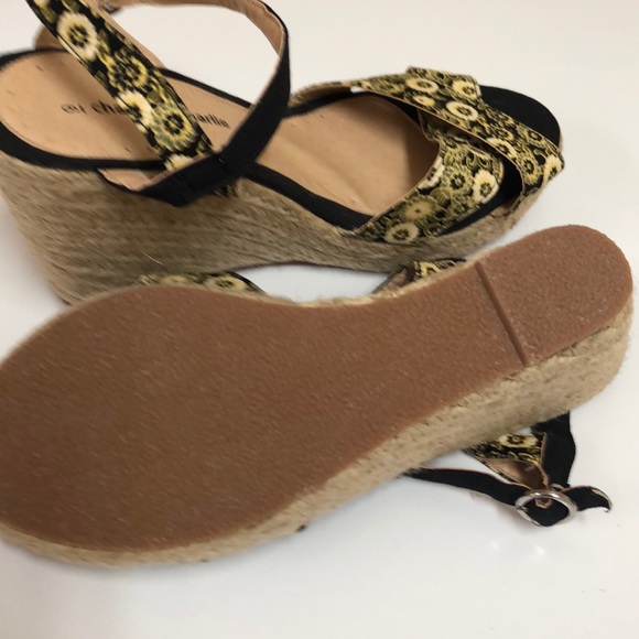 Charming Charlie Espadrille Wedges, size 9 - Picture 4 of 6